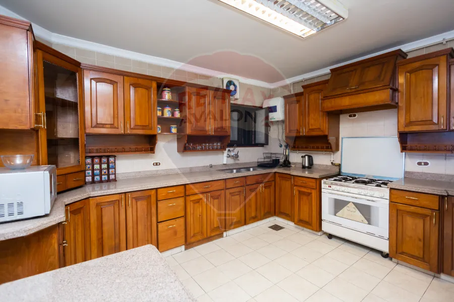 Apartment for sale 290 m Roshdy (directly on the sea)