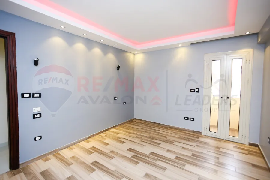 شقة للبيع 275 م لوران (ش شعراوي)