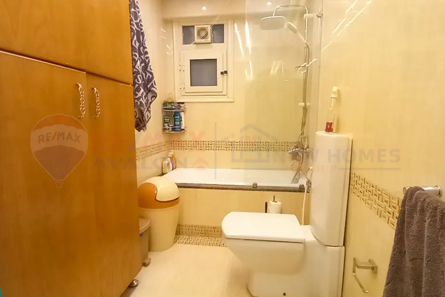 شقة للبيع 270 م سموحة (ش البرت الأول)