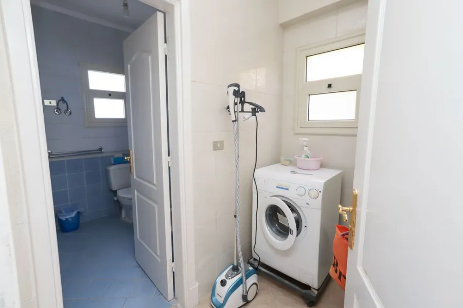 فيلا مستقلة للبيع 370م الساحل الشمالي (قرية نيس2 - ك64)