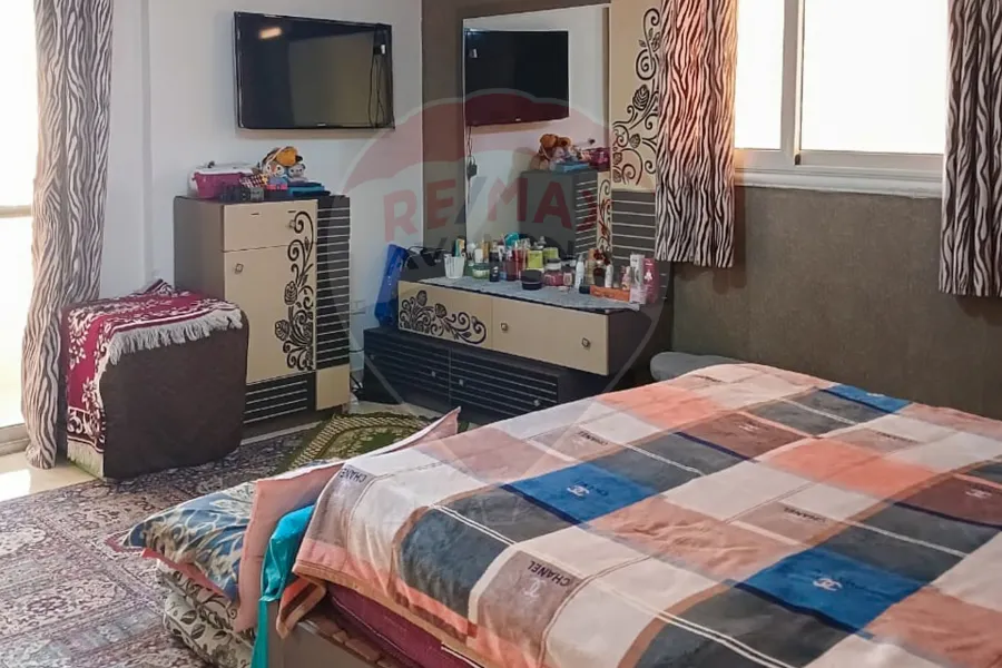 شقة للبيع 140 م محرم بك (متفرع من ش جرين)