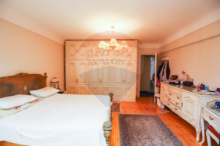 شقة للبيع 220 م سموحه ( تقسيم القضاه )