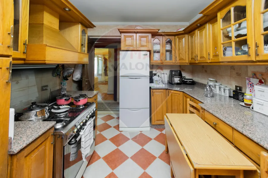 Apartment for sale 270 m Louran (El-Eqbal main st.)