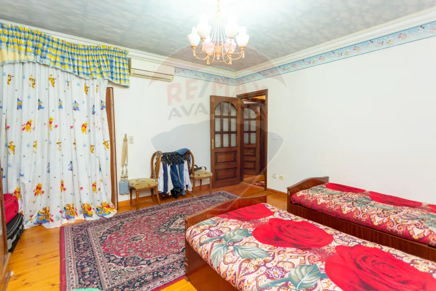 شقة للبيع 294 م سموحة (بجوار مسجد على بن ابى طالب)