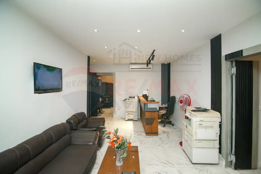 شقة إداري للبيع 175 م الحي اللاتيني (ش فؤاد الرئيسي)