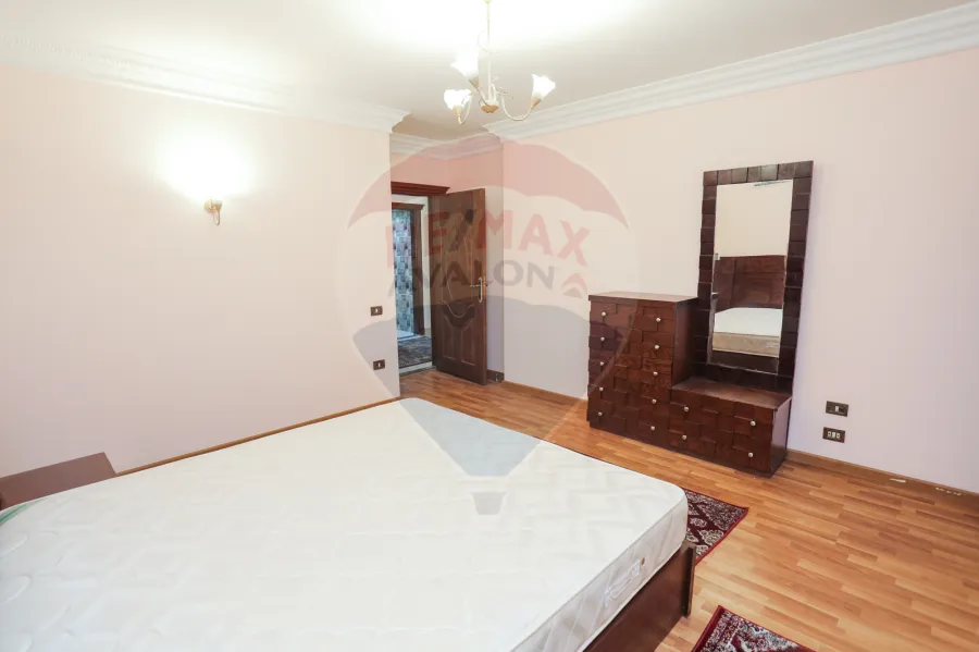 شقة للإيجار المفروش 345 م زيزينيا (أمام قصرالمجوهرات)