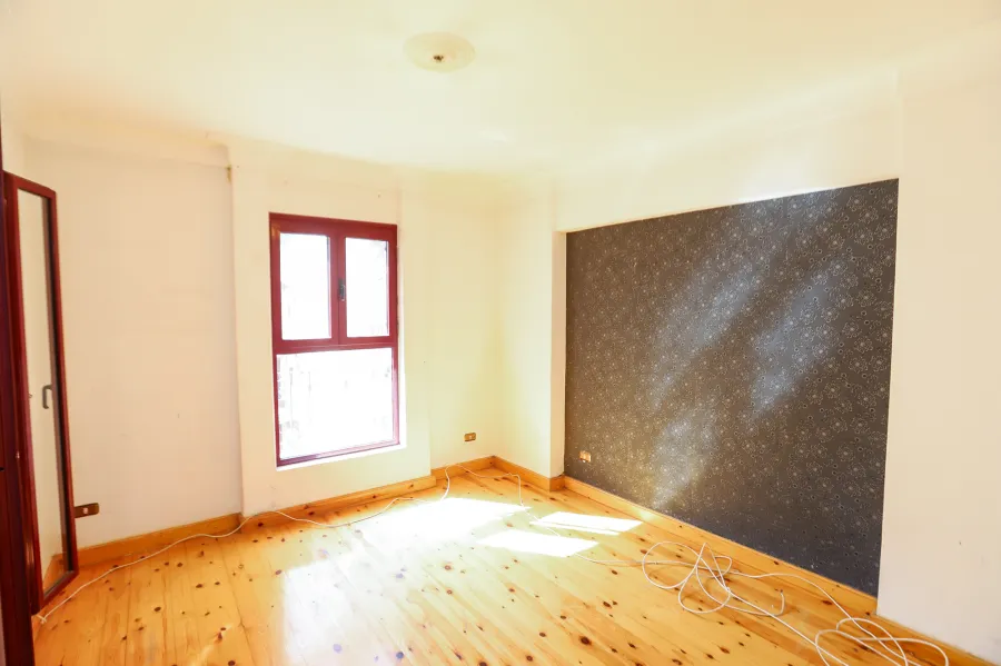 شقة فاخرة للبيع أو الإيجار 173م لوران (أبراج مينا ش سرهنك - خطوات من ش أبو قير)