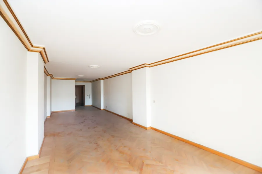 شقة للبيع 191 م سموحة ( ش كمال الدين صلاح ) -