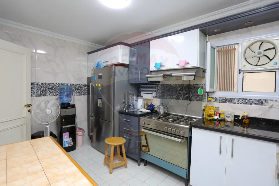 شقة للبيع 195 م كفر عبده (ميدان سانت جيني - عماره براند)