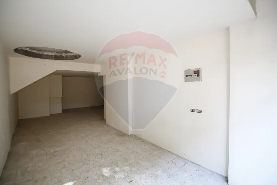 Shop for sale 105 m + 15 m upfloor - Kafr Abda (Saint Jenny St.)