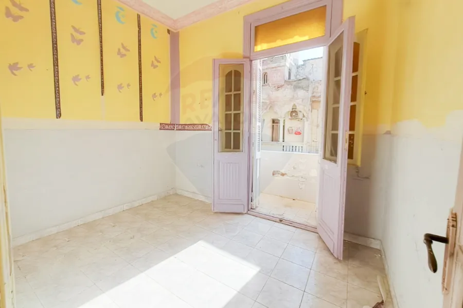 Apartment For Sale 100 m Bahary (Steps From The Sea)