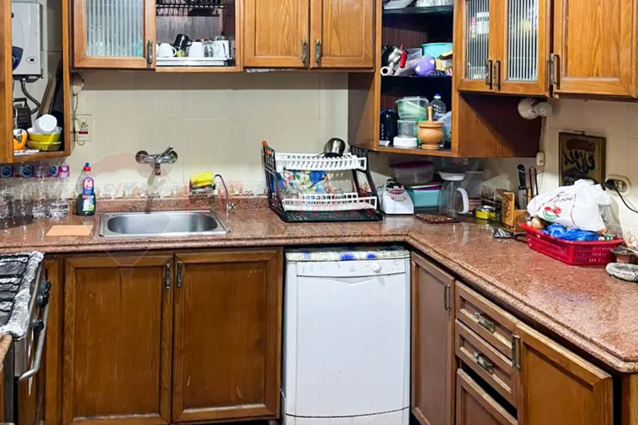 شقة للبيع 176 م ستانلي (ش عبد الحميد العبادي) - فيو مفتوح