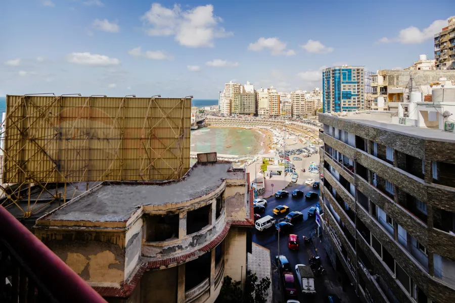 Apartment for sale 525 m Roushdy (directly on the sea)