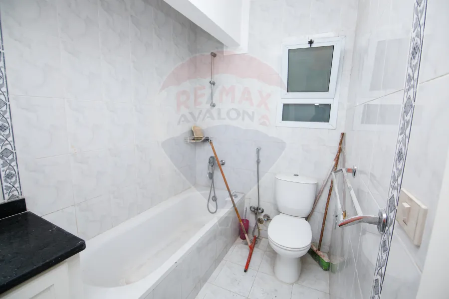 شقة للبيع 160 م سبورتنج (ش أحمد علام)