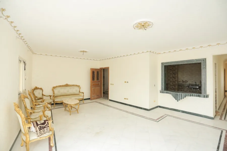 Apartment For Sale 210m Fleming (Moustafa Kamel St. - Steps From Tram Station)