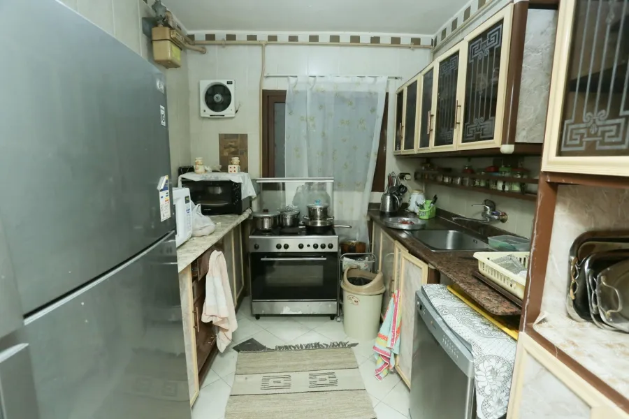 شقة للبيع 155م سموحة (خطوات من مدرسة محمد كريم