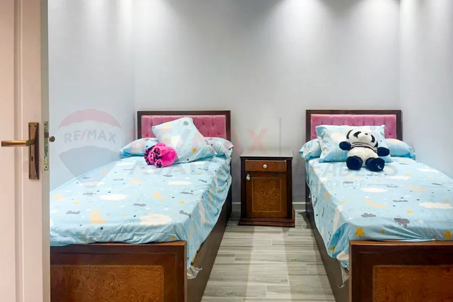 Apartment for sale 350 s in Camp Caesar (directly on the sea)