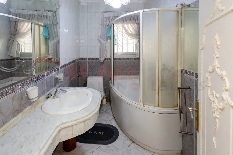 Apartment for sale 190 m Louran (Omar El-Mokhtar st.)