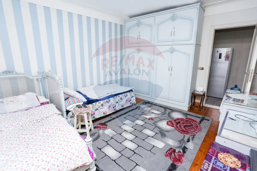 شقة للبيع 235 م جليم ( ش الإذاعة)