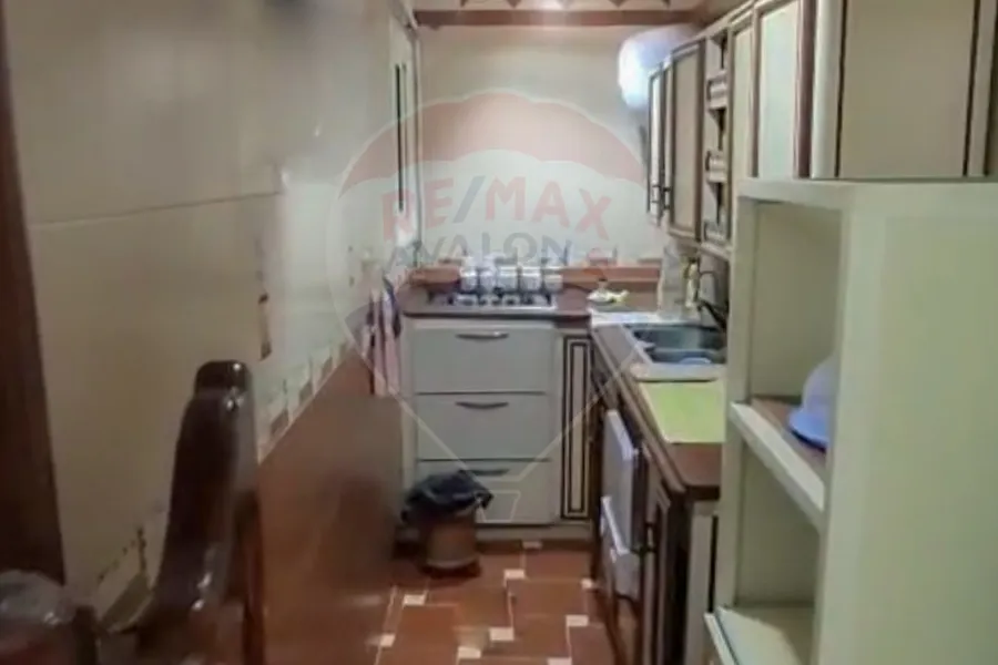 شقة للبيع 135 م سموحة (ش توت عنخ آمون)