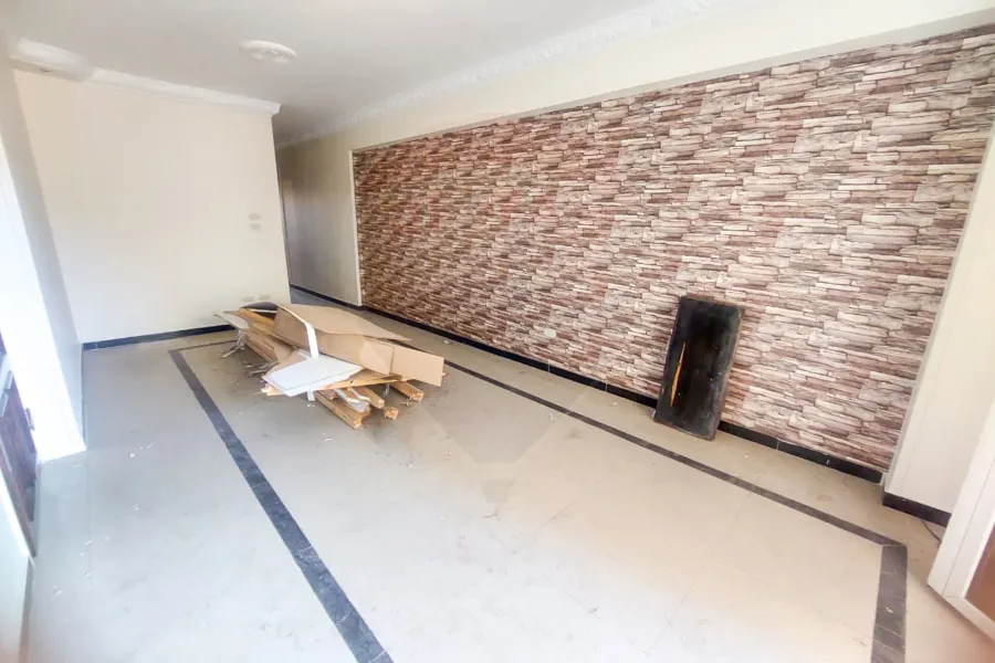 شقة للإيجار 100م  سيدى جابر  ( شارع المشير  )