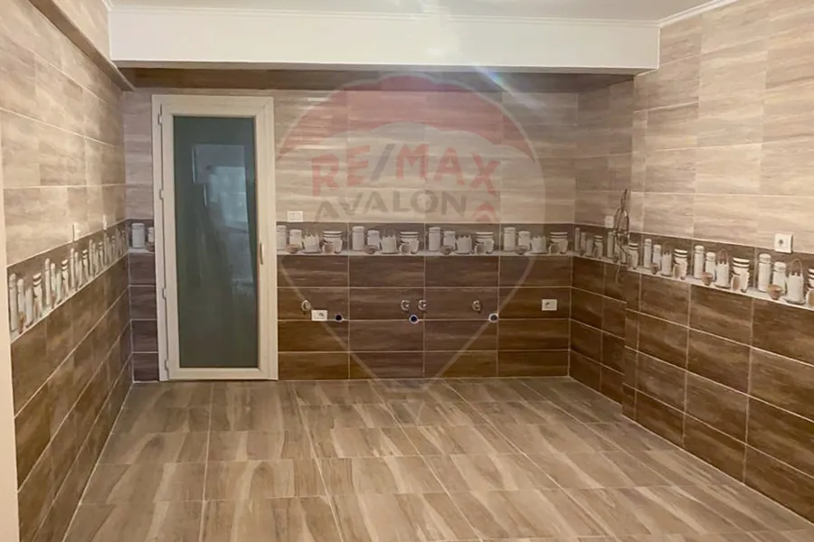 شقه للايجار 202 م سموحه  ( جراند فيو )