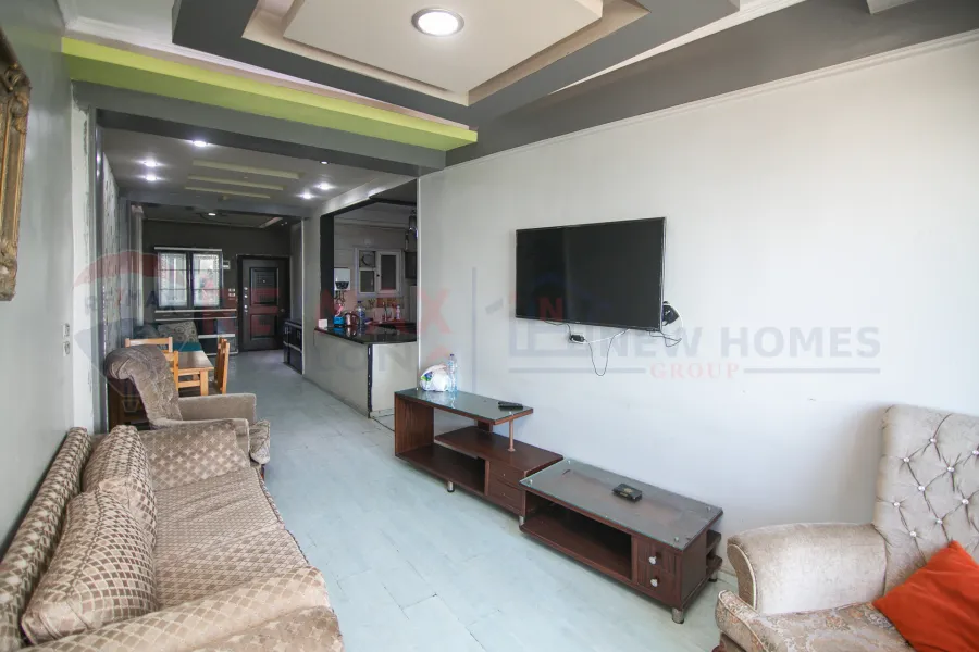 شقة للبيع 125 م كليوباترا (على البحر مباشرة)-1