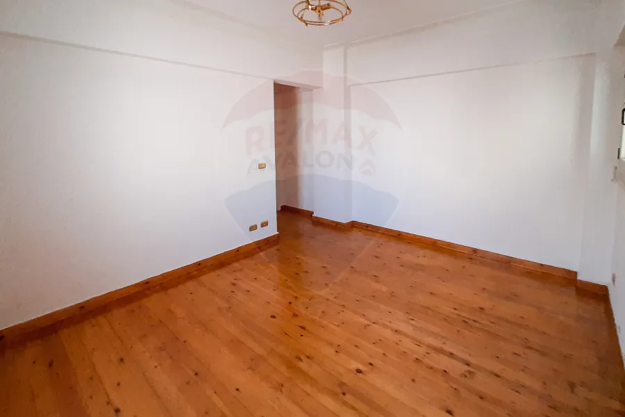 Apartment For Sale 250 m Elebrahmya (Abo Qer Main St.)