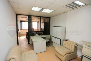 مكتب إداري للبيع 40 م محطة الرمل (علي الترام مباشرة)