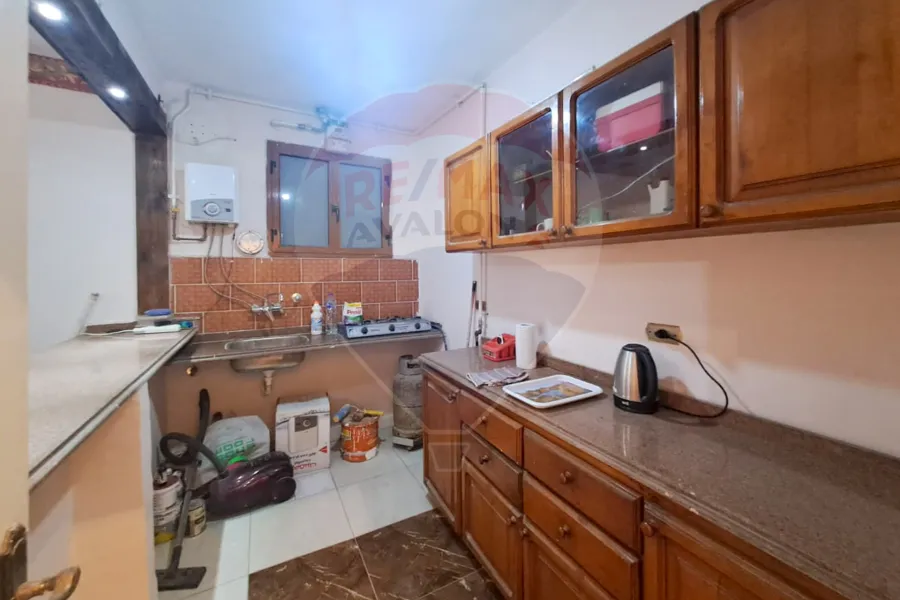 Apartment for sale 100 m Saba Basha (directly on the sea)