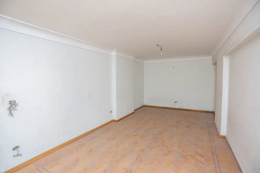 شقة للبيع 255م سموحة ش كمال الدين صلاح