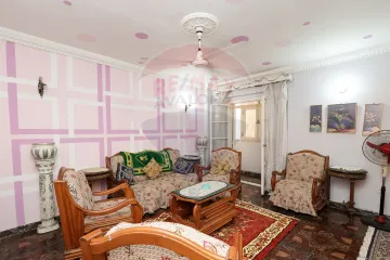 شقة للبيع  130 م ميامي (خلف جاد)