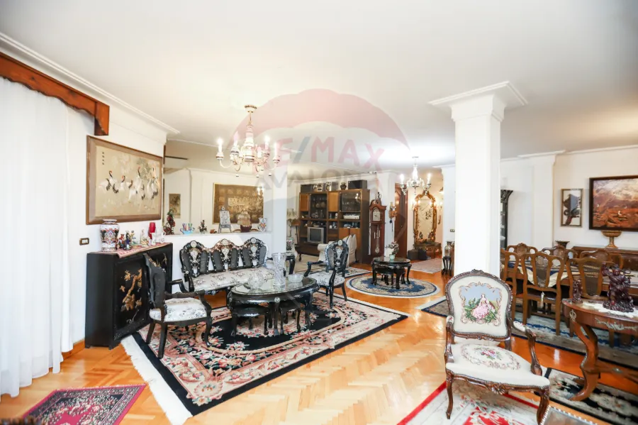 شقه للبيع 350 م لوران ( شارع شعراوي - ابراج الوطنيه )