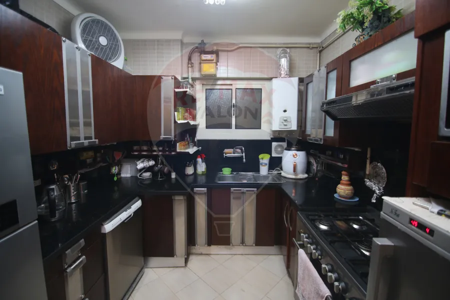 شقة للبيع 185 م سموحة (متفرع من ش فوزي معاذ)