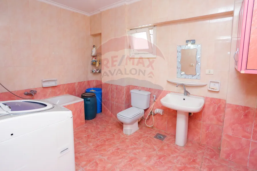 شقة للبيع 170 م محطه الرمل  (ش سعد زغلول)