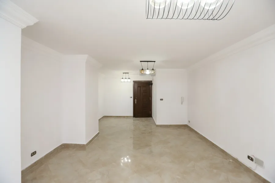 مكتب للايجار 120م جناكليس (ش أبو قير الرئيسي)