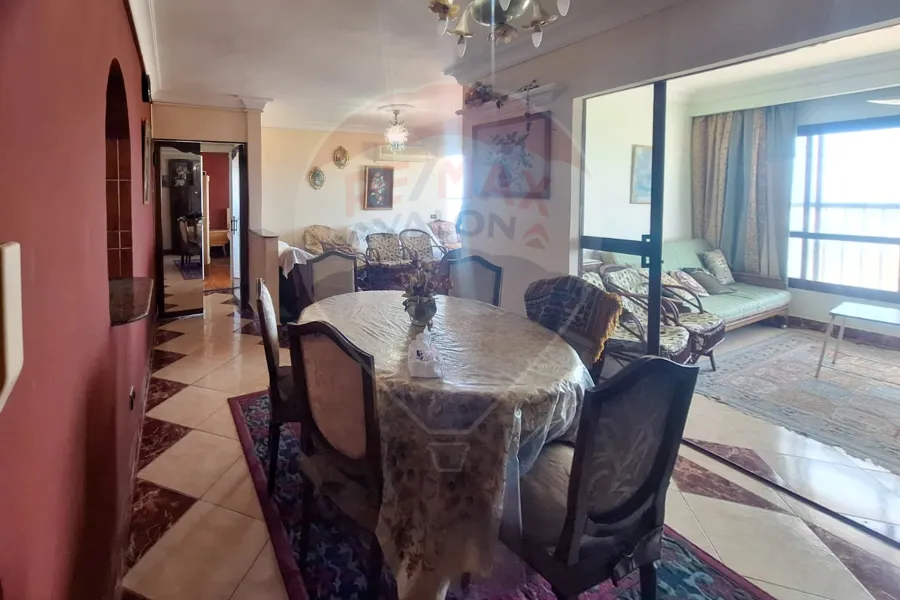 شقة للبيع 142 م المنتزة (أبراج الشيراتون)