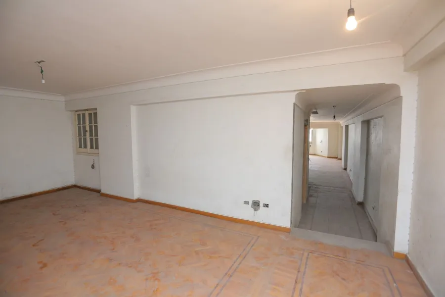 شقة للبيع 255م سموحة ش كمال الدين صلاح