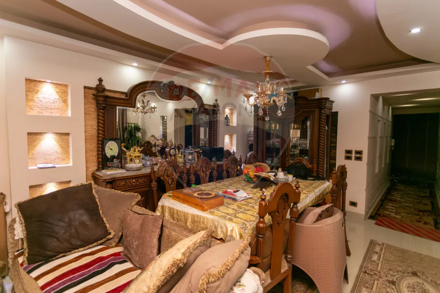 شقة للبيع 267 م سموحة (ش 14 مايو)