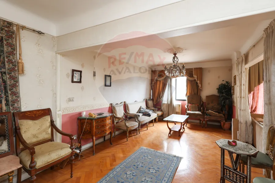 شقة للبيع 180 م سابا باشا  (ش تاج الرؤساء)