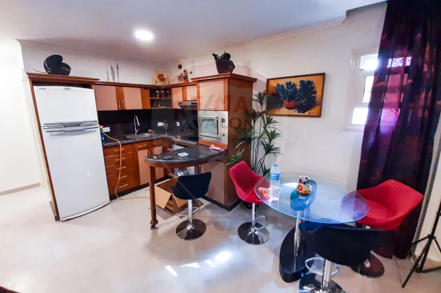 Furnished Studio For Rent 90 m El Azarita ( steps from the sea )