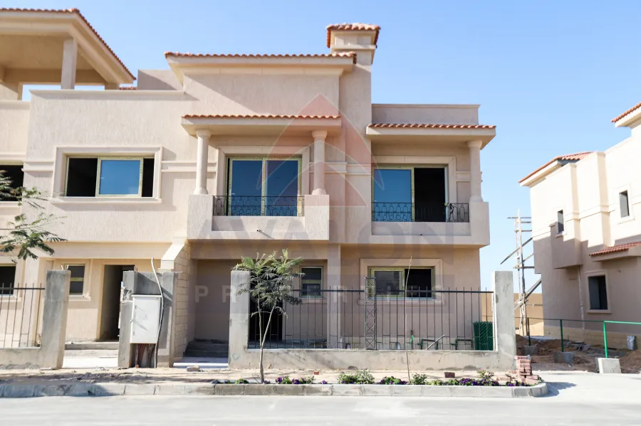 فيلا توين هاوس للبيع 328 م  كينج مريوط - ( كومباوند أليكس ويست )