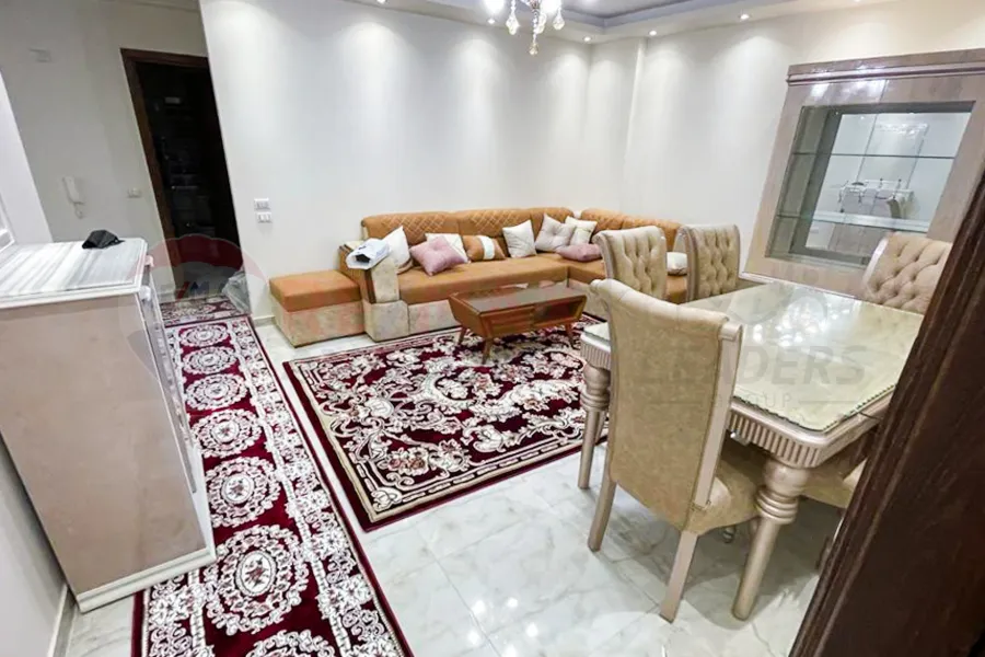 شقة للايجار المفروش 130 م الشاطبي (ش بور سعيد)