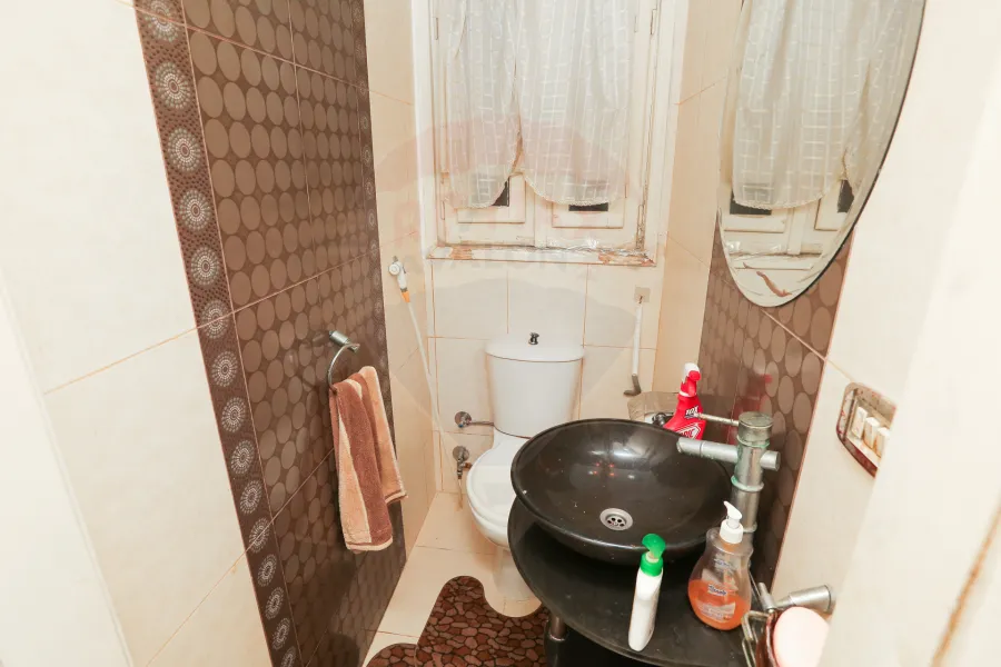 Apartment for sale 200 m Fleming (Branched Abu Qir St. - steps from the tram)