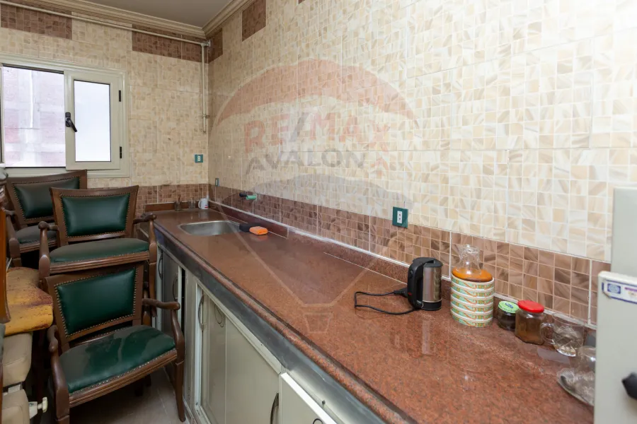 شقة للبيع 135 م محرم بك (ش قناة السويس)