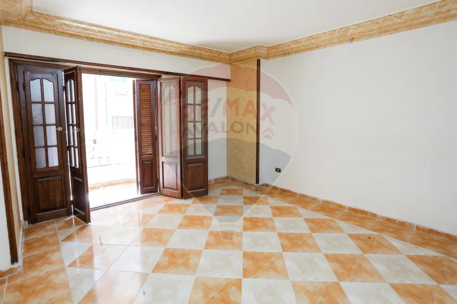 Apartment for sale 125 m Jnaklis (Steps from Abo Qeer St)