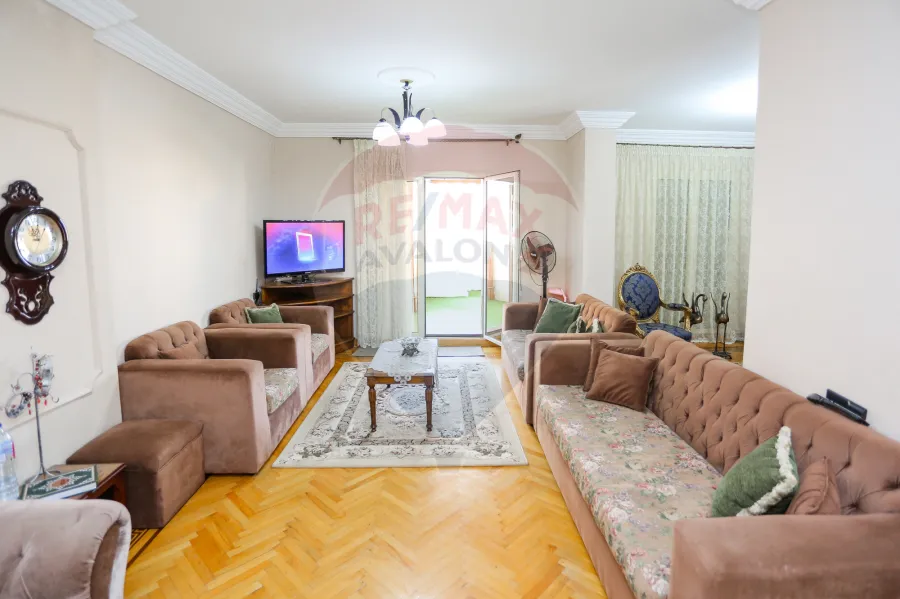 شقة للبيع 600م لوران ( خطوات من ش شعراوي )