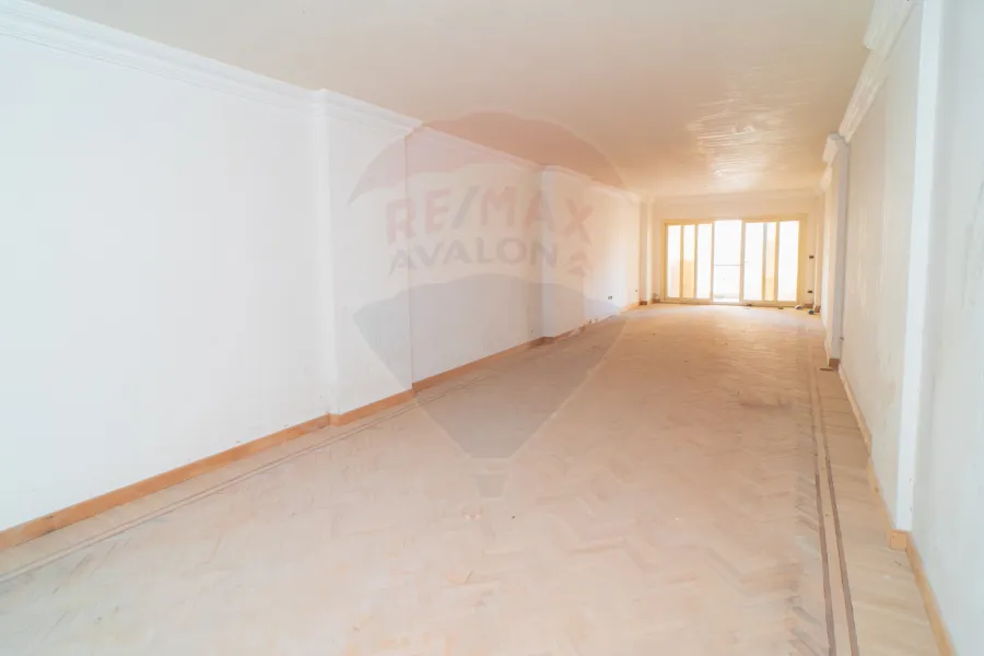 شقة للبيع 238 م رشدي (علي الترام مباشرة)