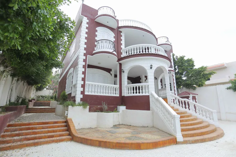 فيلا مستقلة للبيع 1435م كينج مريوط  (ش قرطبة)