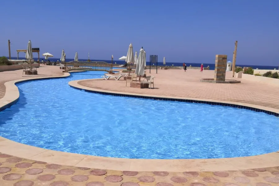 شالية علوي للبيع  (لاميرا بيتش - راس الحكمة) 90 م